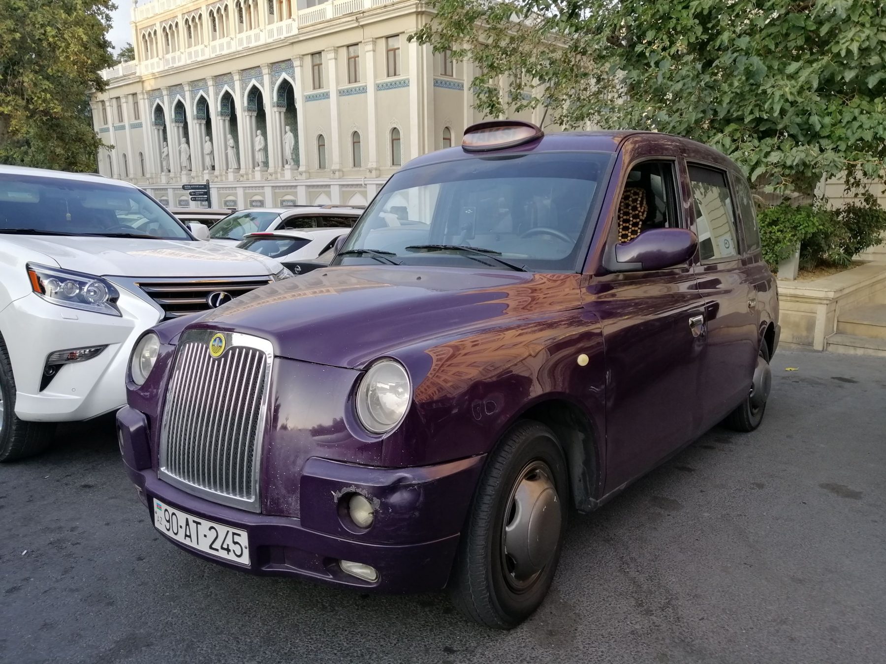 Такси в Баку баклажан